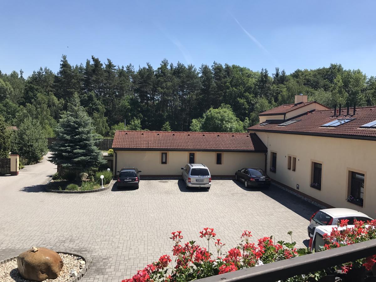 Penzion Parkur Hrobice Exterior photo